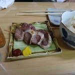 炭火焼　とん公 - タンとハツ@塩