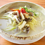 Seafood kalguksu