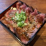 梅田肉料理 きゅうろく - 鉄板ハラミステーキ重(200g)