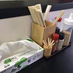 双喜紋 - 卓上の調味料などです