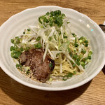 洋風居酒屋 至福の隠れ家 - ねぎ塩焼きラーメン、塩ラーメンと塩焼そばの中間の味？