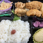 弁当 桜 - いろいろなおかずが入っていて、なんだか嬉しい♡