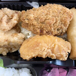 弁当 桜 - メインのおかずは４種類！！