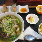 ベトナム料理 ハイズォンクアン - フォー豚の腸（900円）