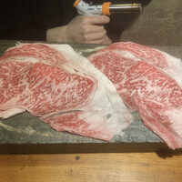 大衆肉酒場 こだわり米 匠 - リブロース炙ります