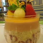 チックタック・ダイナー - （2012/8月）横からみるとスポンジでPoohの文字！