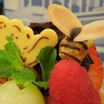 チックタック・ダイナー - （2012/8月）プーさんがハチミツに手を伸ばしているかのよう。