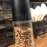 中華蕎麦 葛 - 味変の胡椒