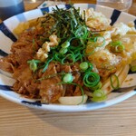 かつみ屋 - 肉は甘い味付けです