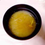 中房温泉 - 味噌汁の具は、なめこと豆腐。癖のない優しい風味は、やはり信州味噌か