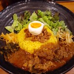 SPICY CURRY 魯珈 - ろかプレートをラムカレーで