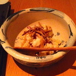 ダイナミックキッチン＆バー 響 - きたあかり芋といぶりがっこのポテトサラダ（¥ 850）