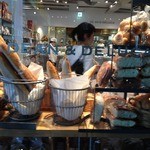 DEAN & DELUCA MARKET STORES - 