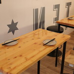 チャコールスタンド ベンテン - テーブル席