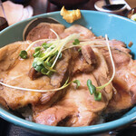そば処 長岡屋 - チャーシュー丼　1200円