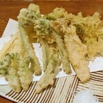 japanese restaurant 旬菜 籐や - 新潟産 山菜天ぷら盛り
