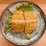 いっとく - ロースハムを三枚重ねして揚げたハムカツ。一度食べたらやみつきに！