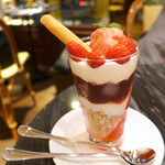 カフェ ミケランジェロ - イチゴのパフェ