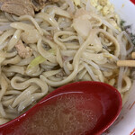 ラーメン二郎 - 今日のスープもとても旨い❣️