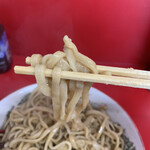 ラーメン二郎 - デロの一歩手前❣️流石プロの茹で加減だなぁ！麺上げの見切りが凄い‼️