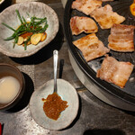 韓国料理 青唐辛子 - サムギョプサル