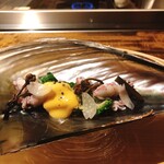 温石 - ジンドウイカとプチヴェールの黄身酢がけ