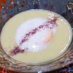 トゥ・ラ・ジョア - 春キャベツの冷製スープ