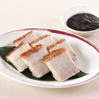 豚皮付き肉のクリスピー窯焼き 