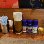 西洋料理箱　魯風人 - カウンターの卓上