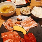 奥田 - 牛汁定食　ご飯キャベツはお代わり自由