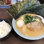 横浜家系ラーメン 魂心家 - 魂心ラーメン味噌、のりトッピング