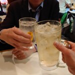 鳥椿 - 炭酸割り、角ハイボールで…乾杯♪
角ハイボールは奇数目なので、倍額でジャンボサイズとなった。