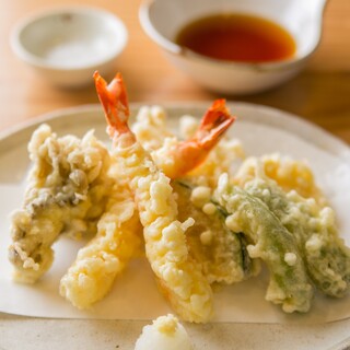 Tempura tempura with plenty of seasonal ingredients