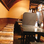 酣 - 店内：テーブル席