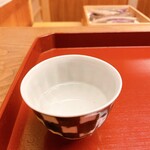 木山 - 井戸水の白湯