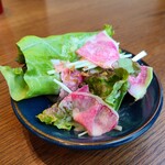 山本のハンバーグ - サラダです。