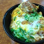 かつ丼吉兵衛 三宮本店 - カツ丼(並)追い玉　全容