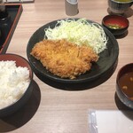 とんかつ武蔵野 - ロースかつ定食（1000円）