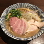 旬菜麺屋 雅流 - 豚バラ、鶏胸肉のチャーシューがインパクトあります♫