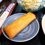 中華料理 三源 晟 - ｻｰﾋﾞｽ品の春巻き