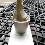 フランダース - ジェラート ダブル(ピスタチオ&ラッテ) 税込530円