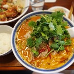 ラーメン･餃子 ハナウタ - 料理写真: