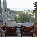 海辺の途中 - カウンターから眺める海