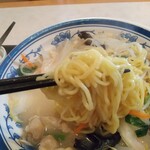 チャ～ボン 多福楼 - 麺のアップ