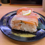 スシロー - 鱒の介寿司(サイドから