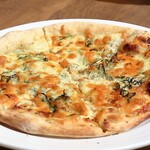 トリワイン ＰＩＫＯＳＨＨＨＵ - ナポリピッツァ シーフード