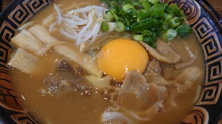 Tokushima Ramen Hiroya - 徳島ラーメン中+肉+生卵♪