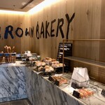BROWN BAKERY CAFE BAR - 1階 パン売場
