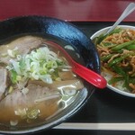 台湾料理 雪梅園 - ラーメンセット（叉焼ラーメン＆青椒肉絲飯）