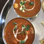 LINGSHA - 上はシーフードカレー、下はバターチキン